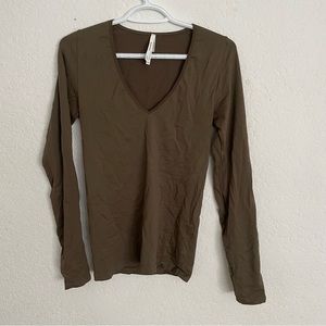 Aritiza Babaton Shirt